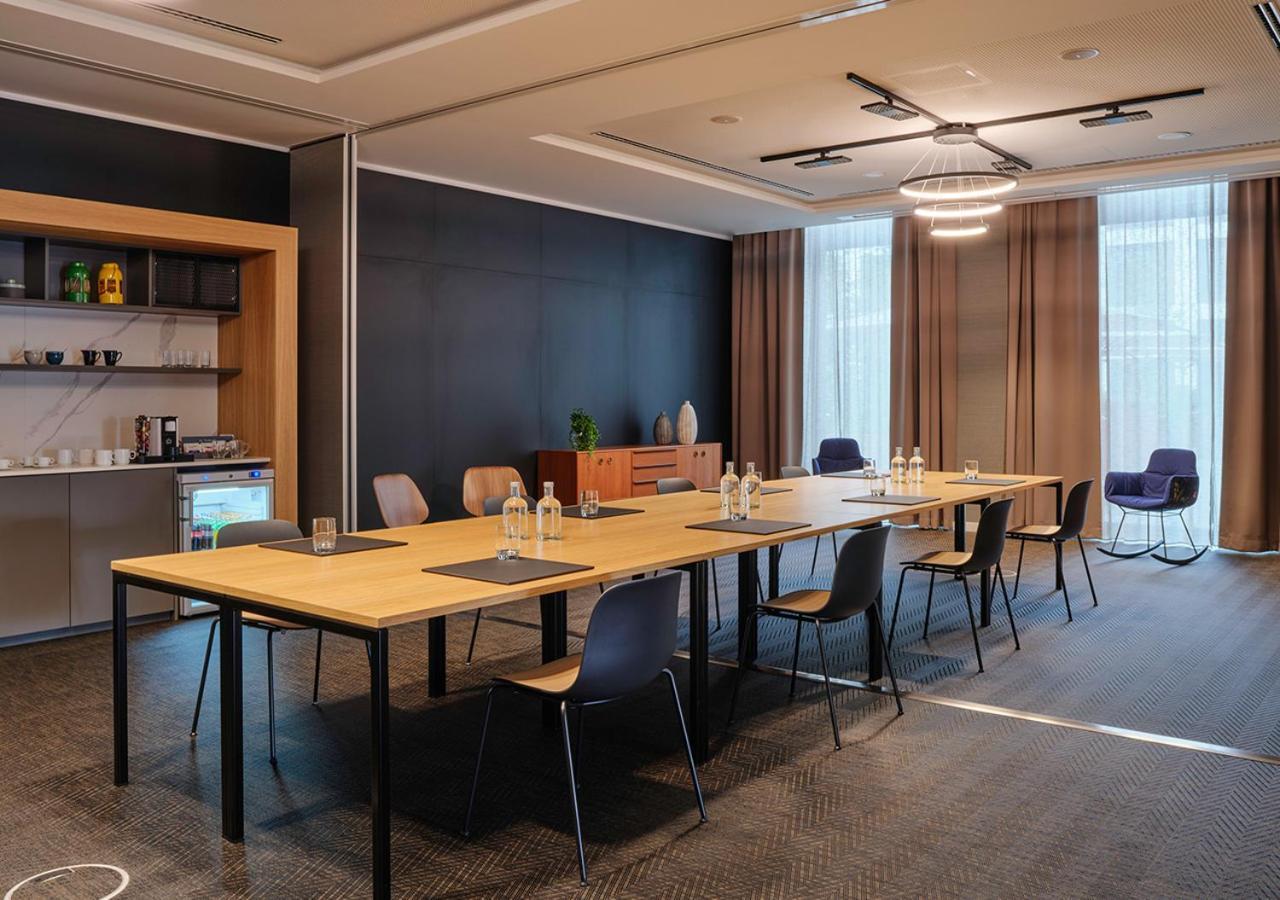Adina Apartment Hotel Köln Ngoại thất bức ảnh
