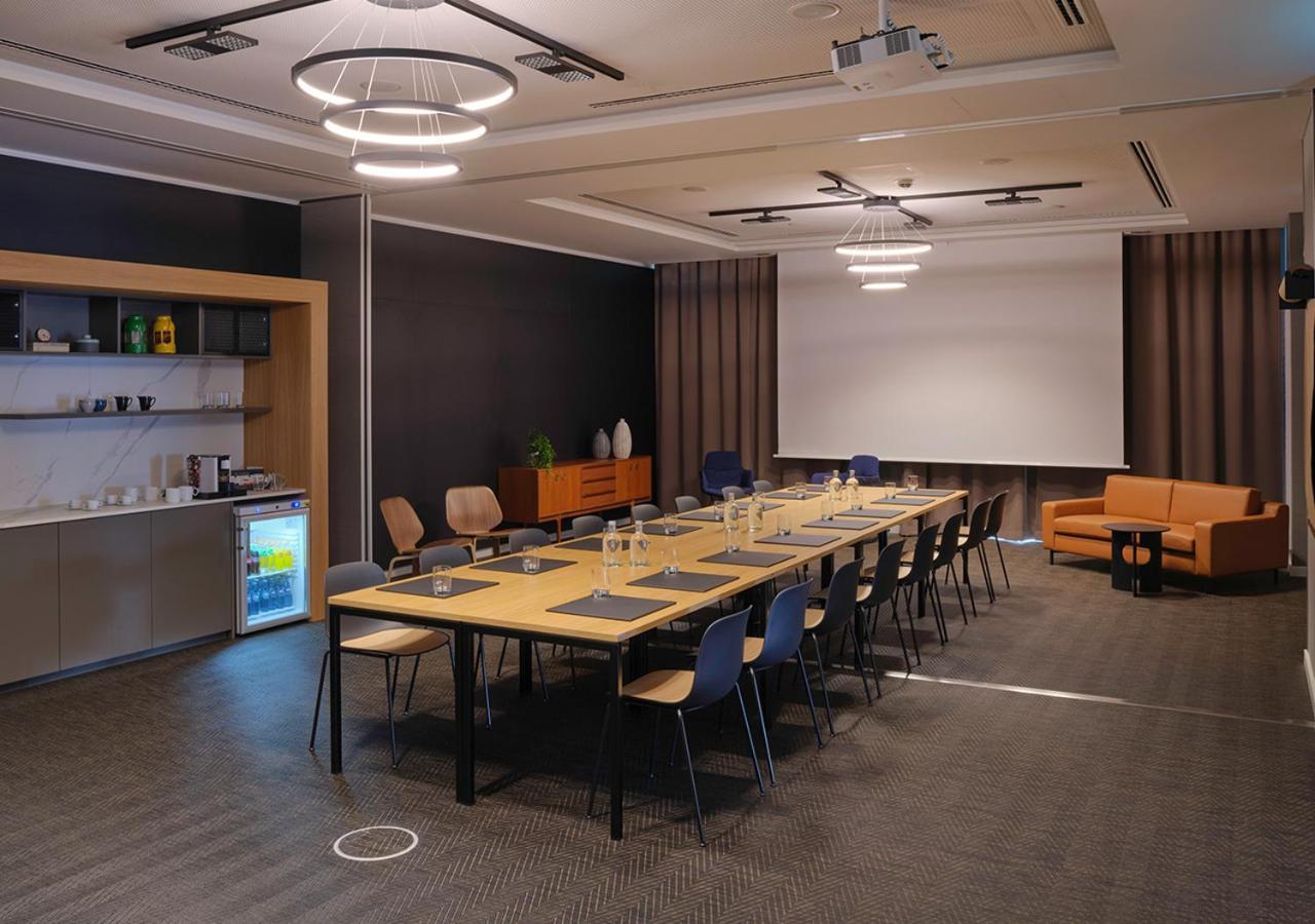 Adina Apartment Hotel Köln Ngoại thất bức ảnh